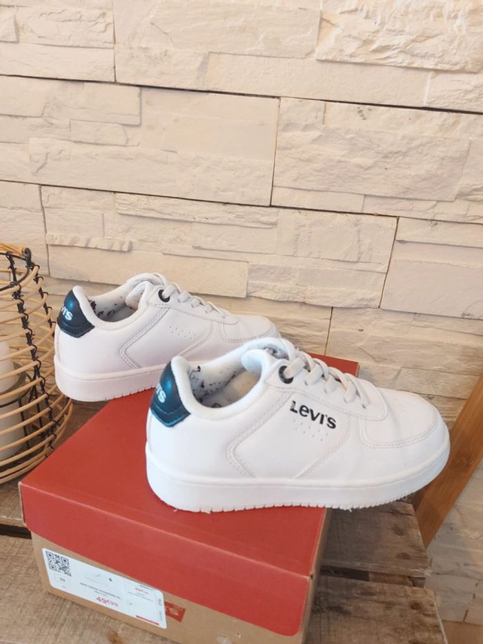 Basket blanche levi's P30 très bon état - photo numéro 4