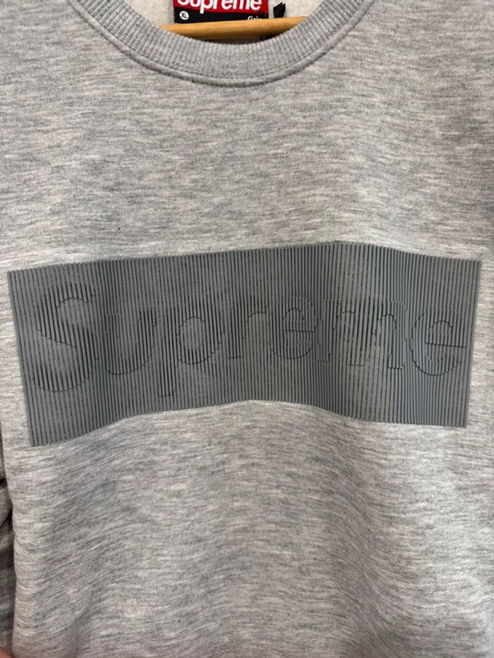 Pull / Sweat gris Supreme Taille XL - photo numéro 2
