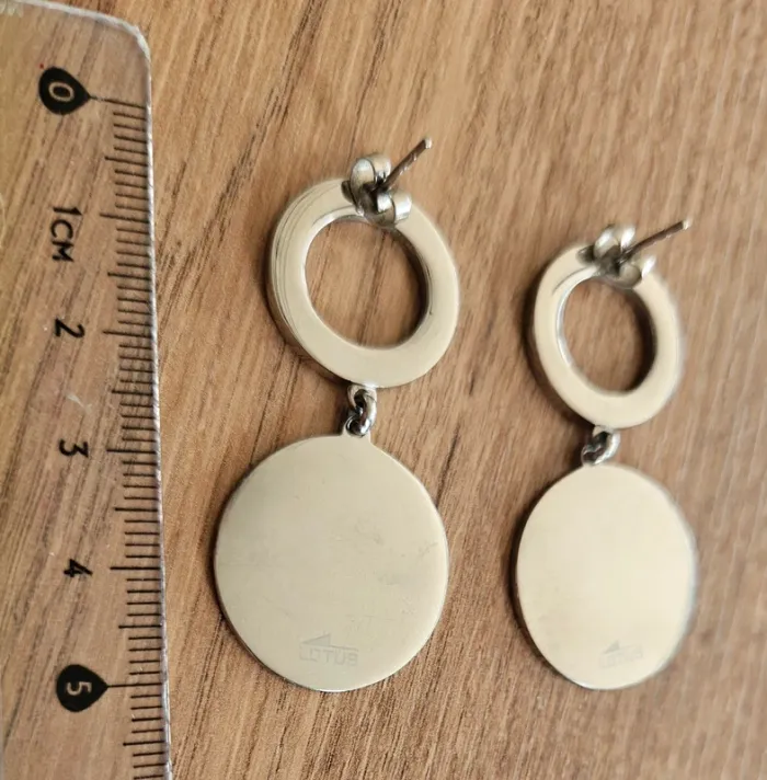 Boucles d'oreilles pendantes, gris argentées, Lotus - photo numéro 3