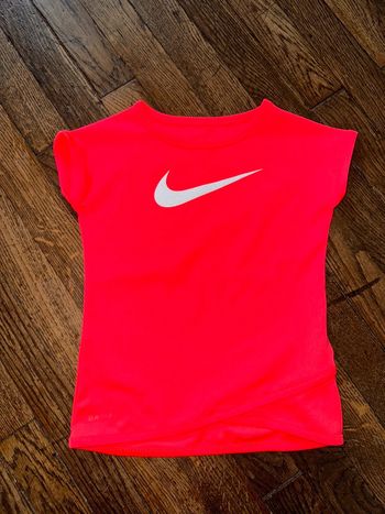 Robe Nike rose fluo 18 mois