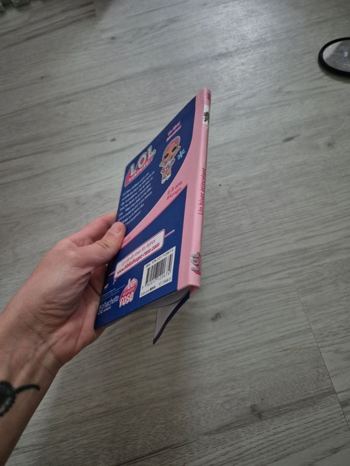 Livre lol surprise un hiver étincelant - photo numéro 3