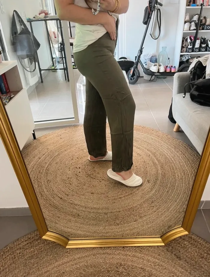 Pantalon fluide Zara style soie jambe large - photo numéro 2