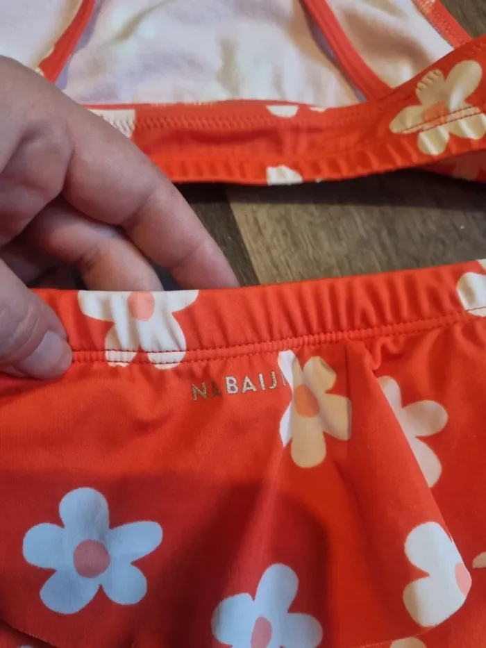 Maillot de bain / de piscine 2 pièces orange corail à pâquerettes. Fille. Taille 8 ans. Nabaiji. TBE - photo numéro 3
