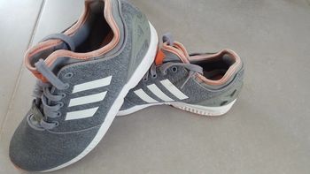 Basket Adidas grise 39 1/3