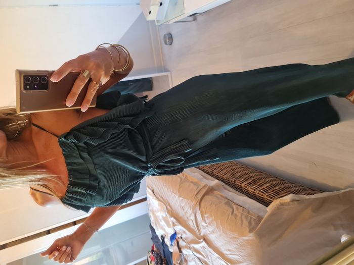 Combinaison verte bouteille plissée épaules découvertes Zara Taille 36 - photo numéro 4