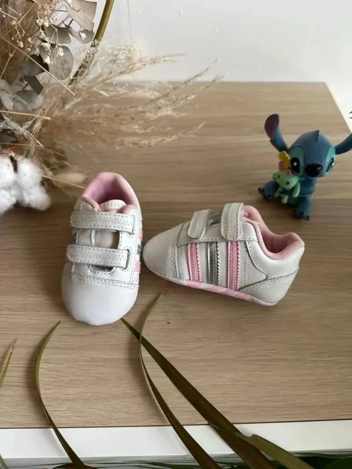 Chaussure basket bébé fille Adidas taille 17 - photo numéro 3