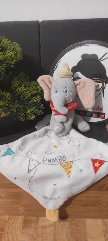 Doudou plat éléphant gris Dumbo mouchoir disney nicotoy fanions Knuffel Blanc