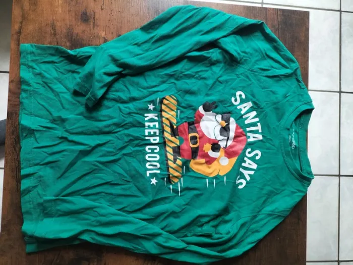 Deux t-shirt de Noël