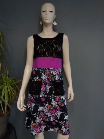 Très jolie robe à fleurs 😍