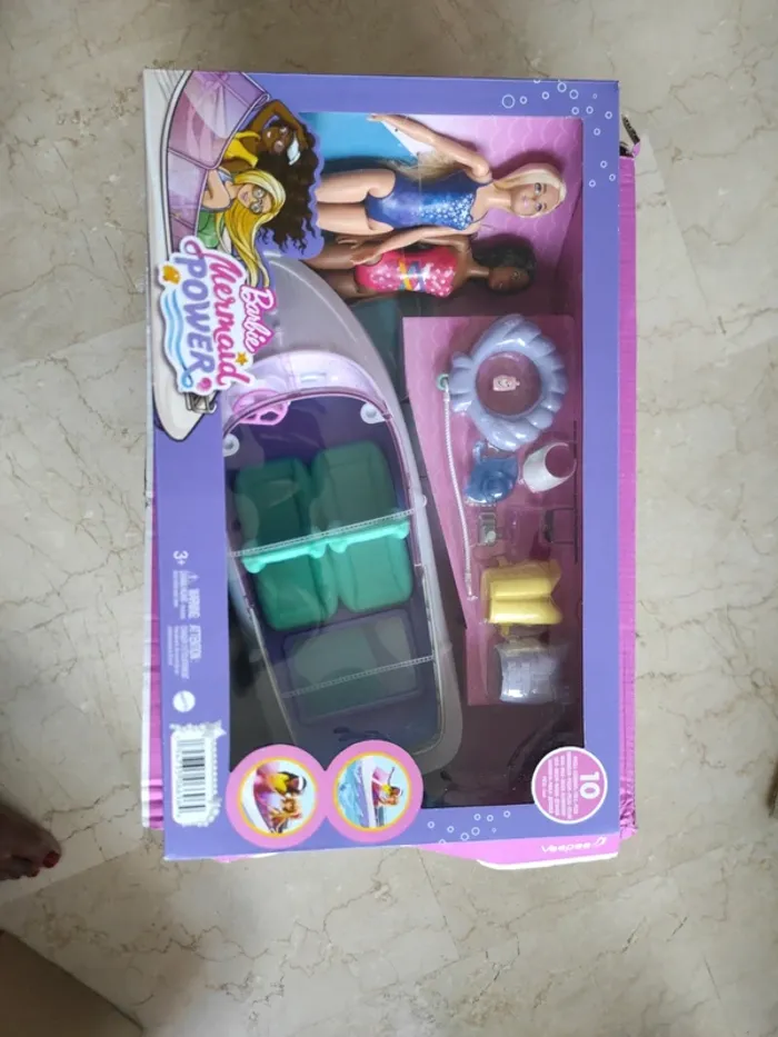 Barbie bateau mermaid power inclus 1o pièces neuf