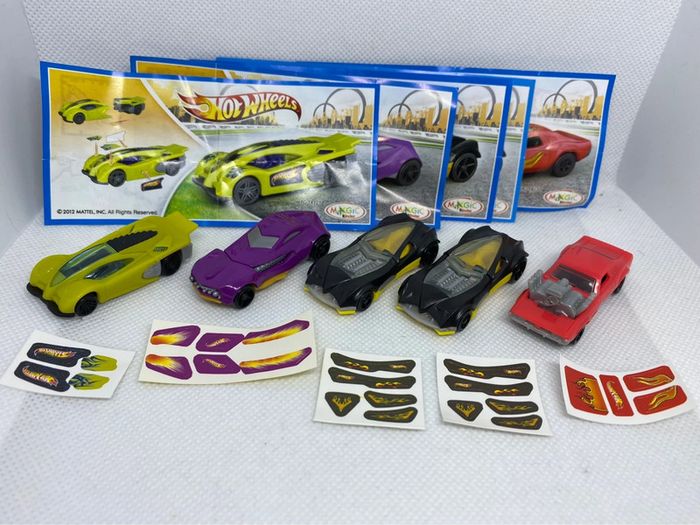 Lot de 5 kinder surprise hot wheels + bpz TR125 TR128 TR129x2 TR130 - photo numéro 2