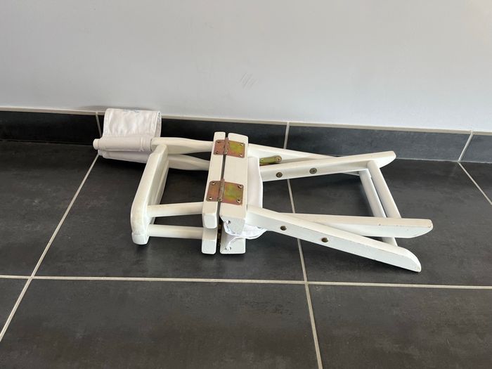 Chaise blanche metteur en scène - photo numéro 5