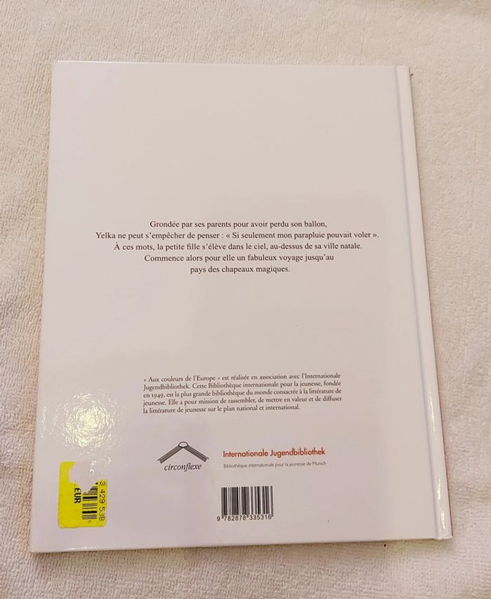Livre le parapluie volant - photo numéro 2
