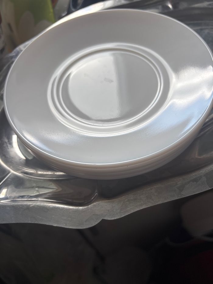 4 assiettes blanches - photo numéro 2