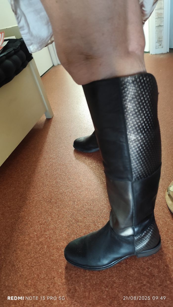 Paire de bottes noires et cuivré - photo numéro 4