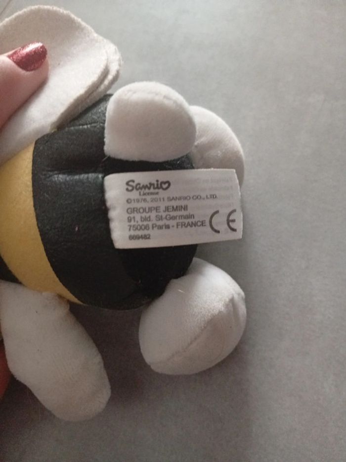 Peluche Hello Kitty abeille - photo numéro 6