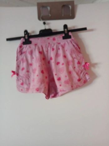Joli short rose. 3 ans