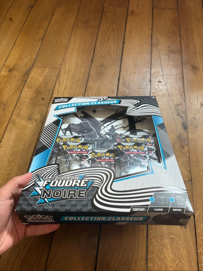 Coffret Pokémon Collection Classeur Élite Ev10.5 Foudre Noire - photo numéro 3
