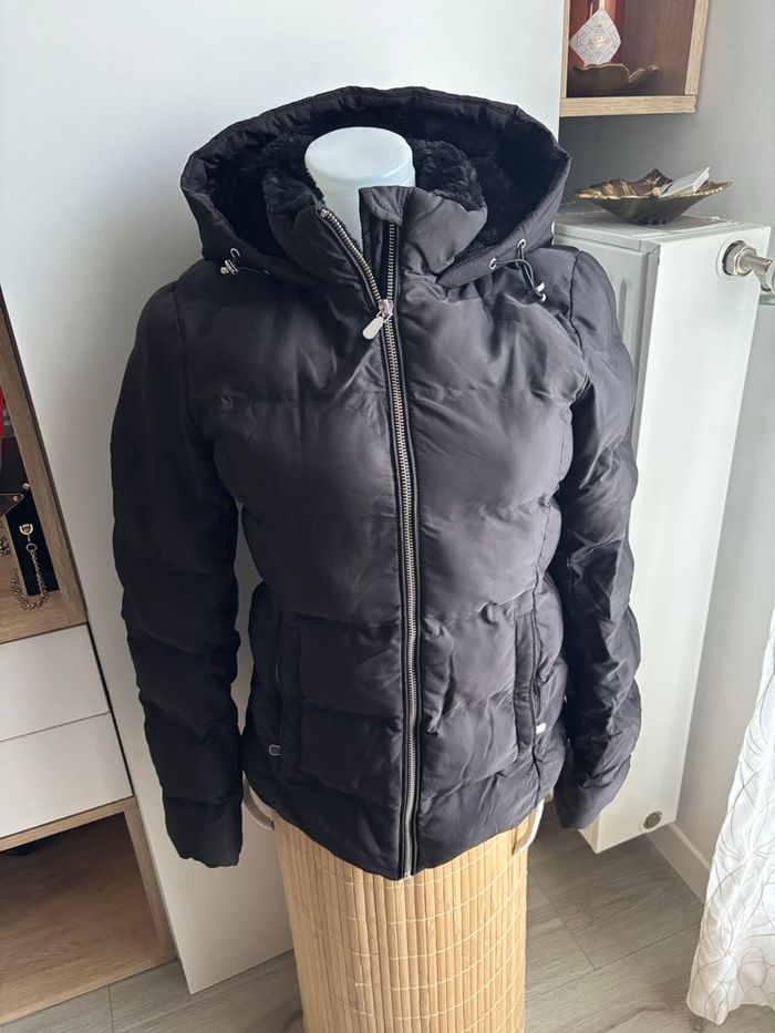 Doudoune courte rembourré Zara à capuche fourré noir taille S - photo numéro 5