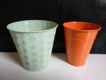 2 cache-pots en métal