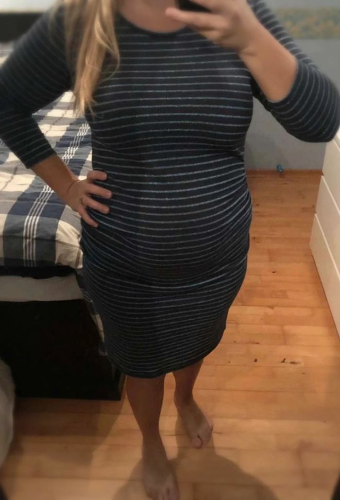 Superbe robe de  grossesse  état neuf - photo numéro 2
