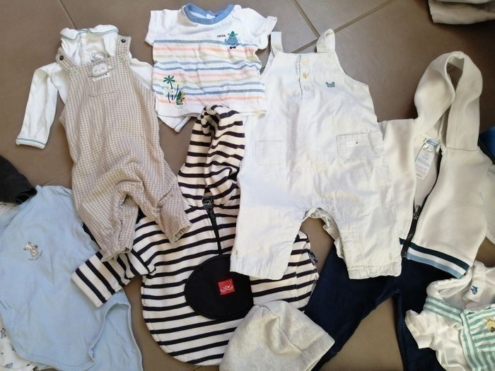 Lot vêtements 6 mois - photo numéro 4