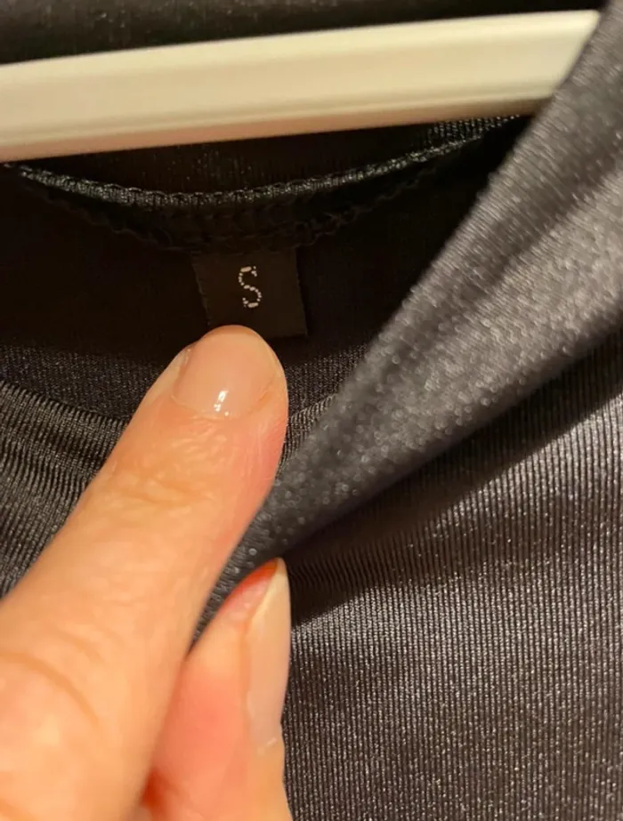 Robe noire sans manches – Taille 36 – Très bon état - photo numéro 3
