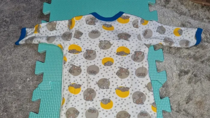 Pyjama léger le roi lion 1 mois en bon état - photo numéro 7