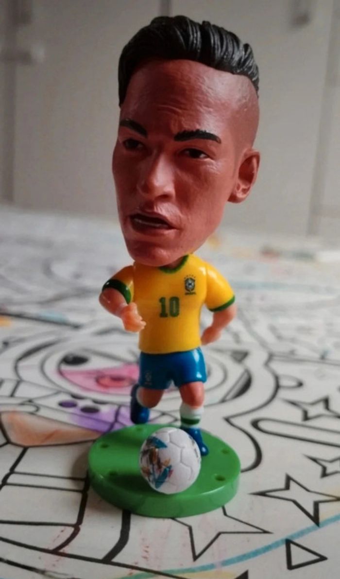 Petite figurine foot neuve Neymar équipe de Brésil