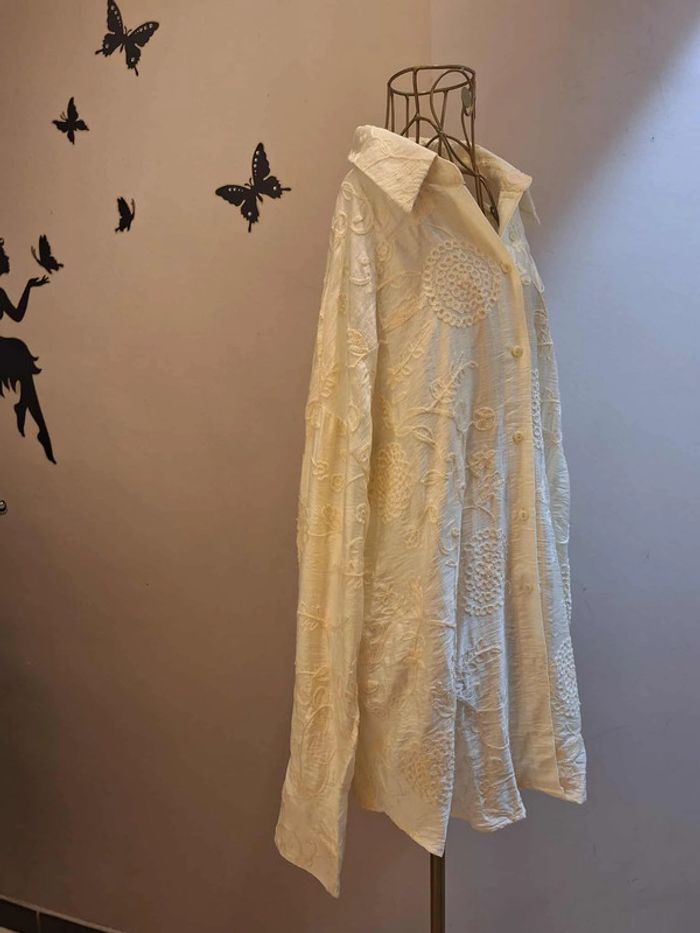 Chemise crème brodée - photo numéro 2