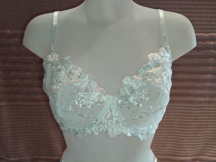 Ensemble sous vêtements blanc - photo numéro 3