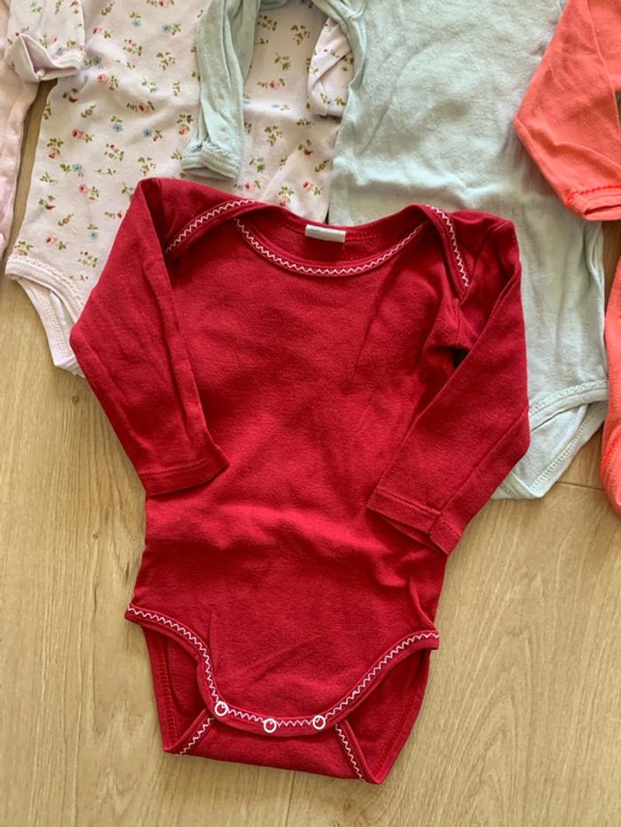 Lot 5 bodies ml bébé fille 12 mois - photo numéro 6