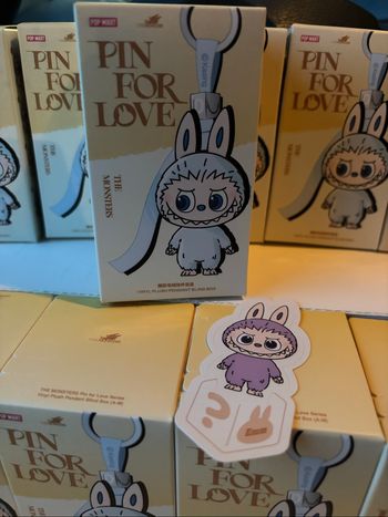 Labubu pin for love- ?