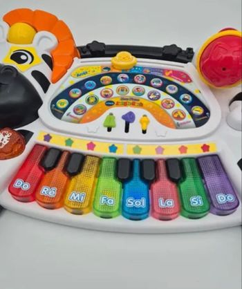 Piano zèbre jungle rock