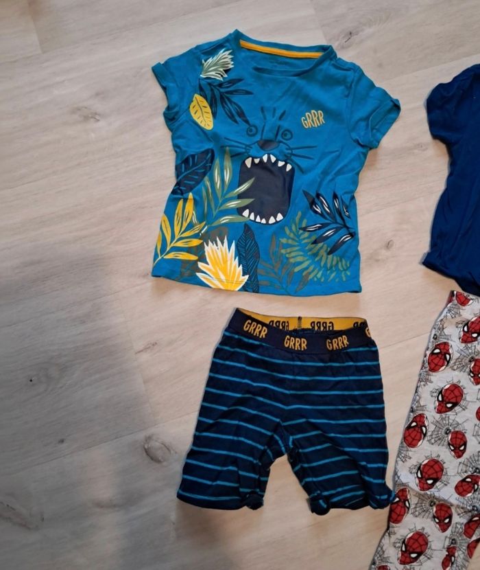 Lot de 3 pyjamas neuf 2 ans - photo numéro 2