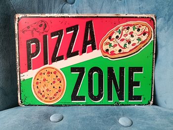 Plaque métal pizza neuve 20x30cm