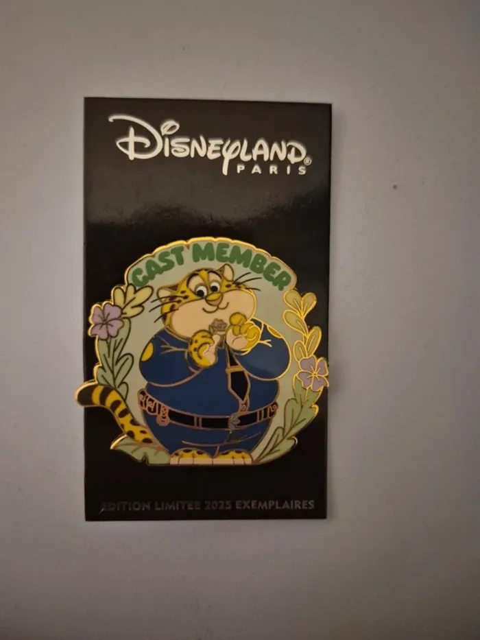 Pins EL cast members disney