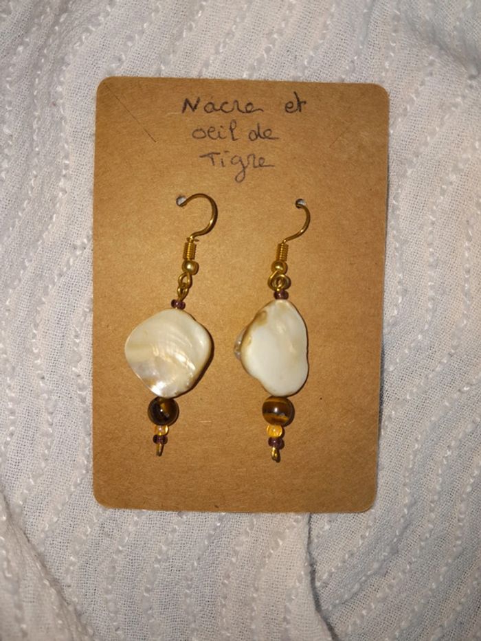 Boucle d'oreille nacre et œil de tigre