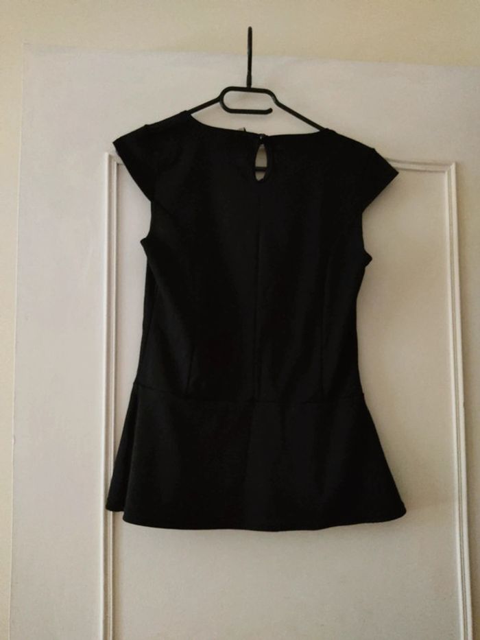 Haut noir - photo numéro 3