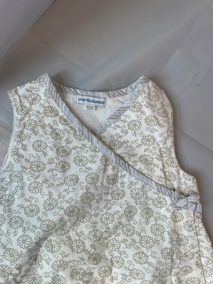 Robe/ combinaison pour bébé - photo numéro 3