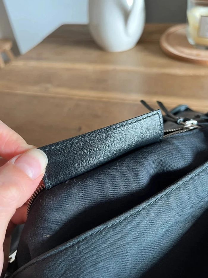 Sac enveloppe Balenciaga en cuir noir - photo numéro 7