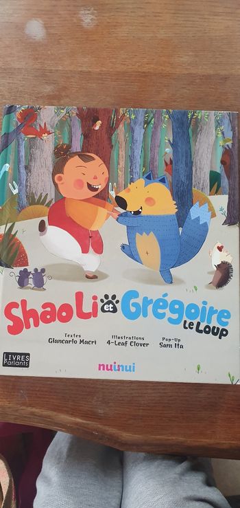 Shaoli et Grégoire le loup
