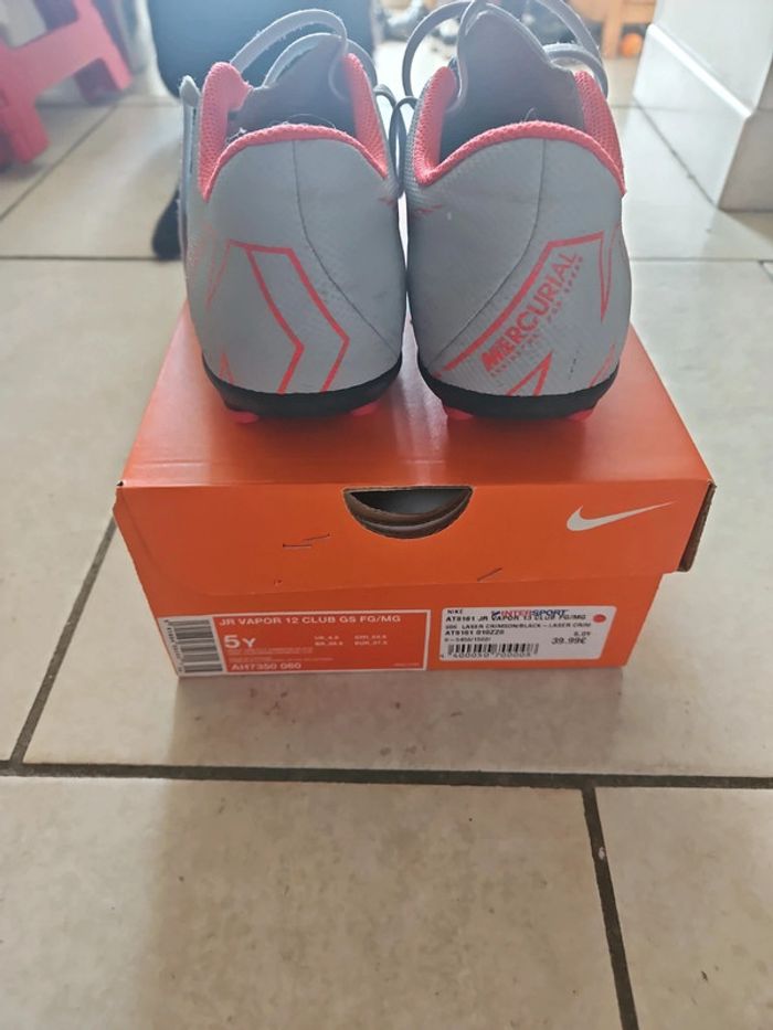 crampons nike 37.5 - photo numéro 3