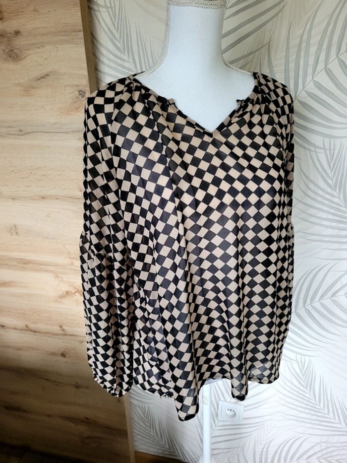 Blouse femme taille M légèrement transparente - photo numéro 2
