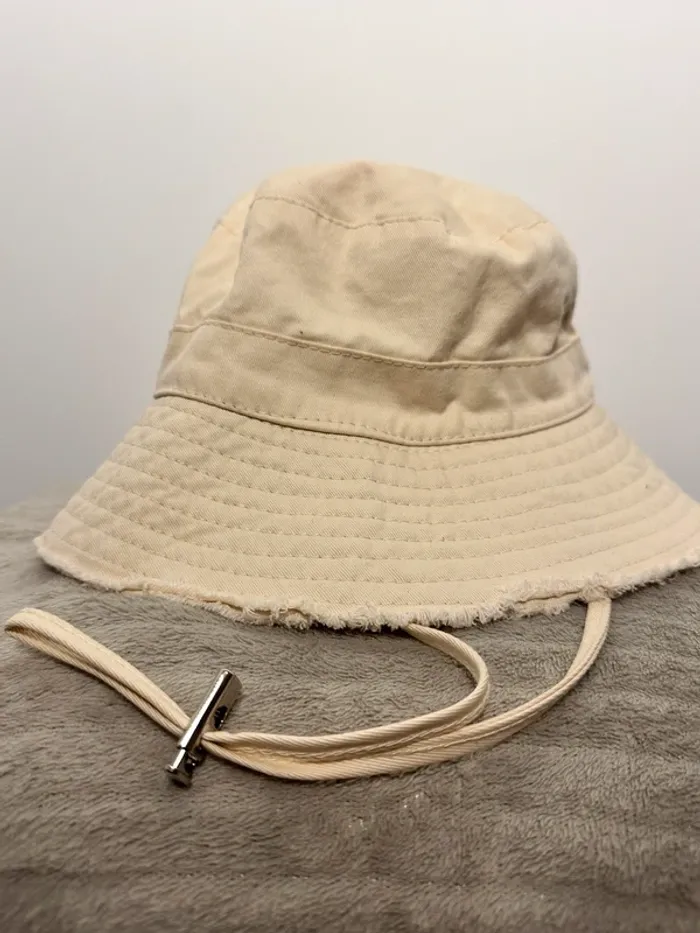Bon beige à lanière