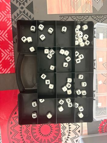 Perles silicone et attaches 