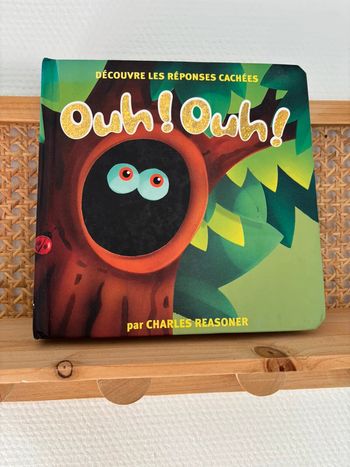 Livre à toucher cache cache