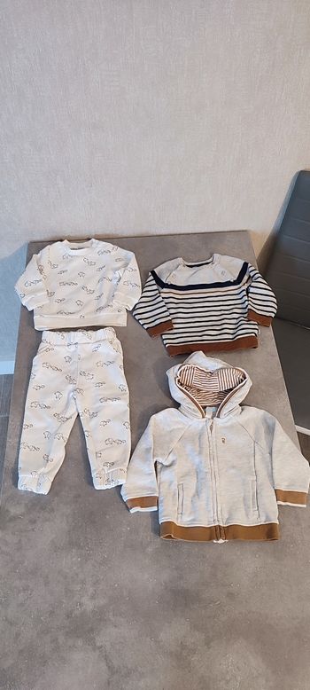 Lot vêtements bébé