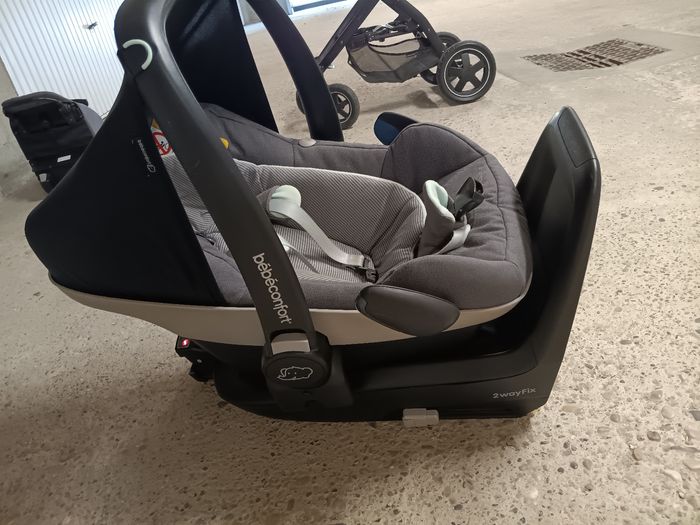 Poussette trio BEBECONFORT et 2 bases ISOFIX - photo numéro 8