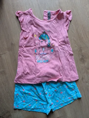 Ensemble été licorne 🦄 12 mois tee shirt et short